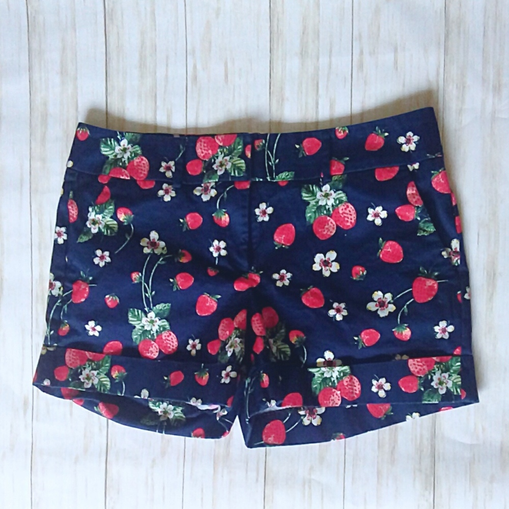 NY&Co 7th Ave Navy Floral Strawberries Shorts